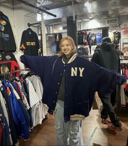 ROSÉ of Blackpink spreads her wings in a cool vintage jacket at METROPOLIS VINTAGE